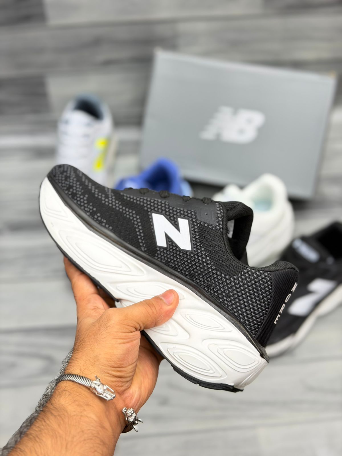 New Balance Fresh Foam (Black)