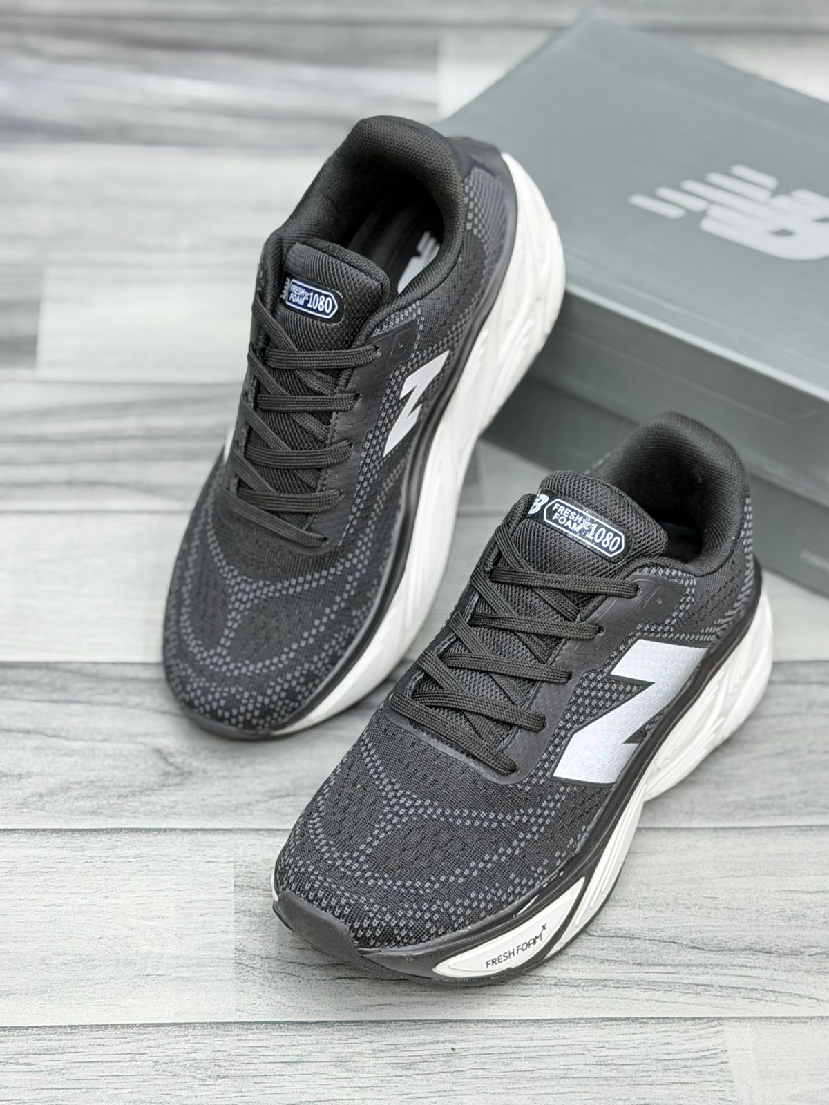 New Balance Fresh Foam (Black)