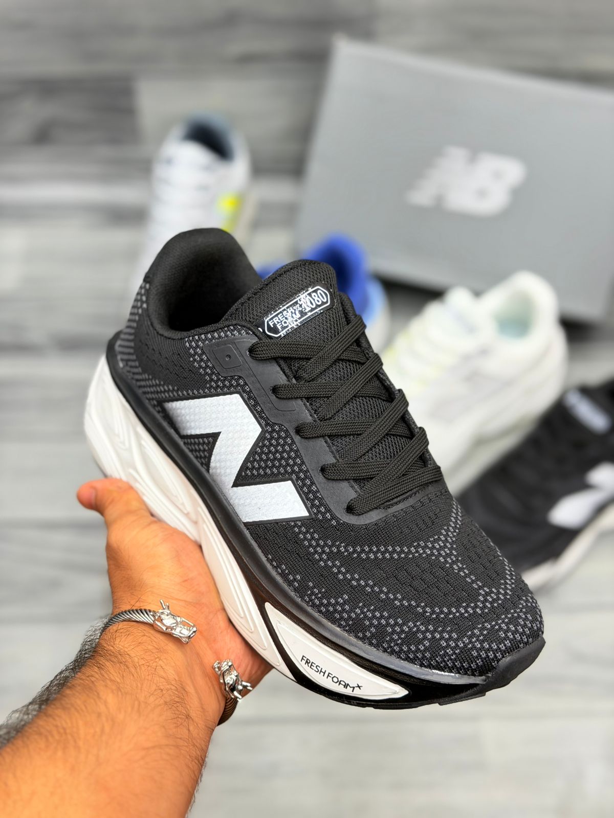 New Balance Fresh Foam (Black)